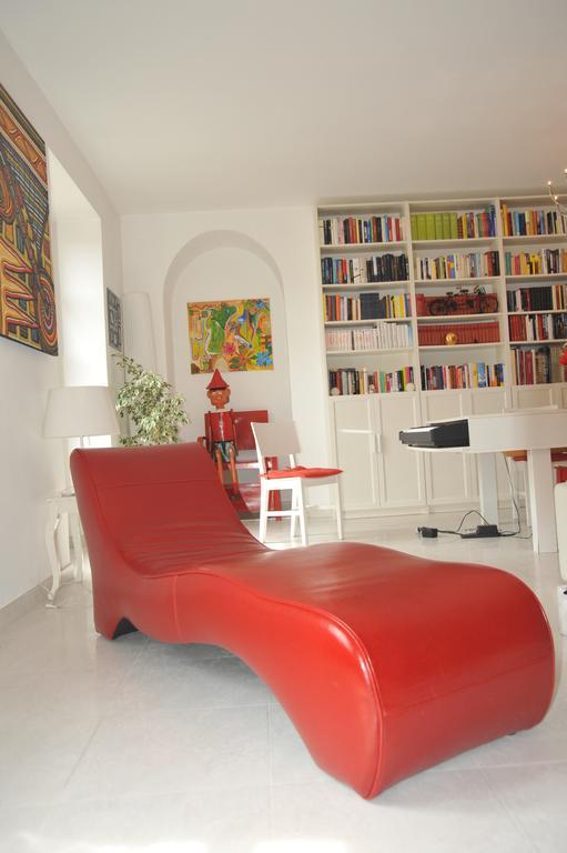 Vitaminam Turin Bagian luar foto