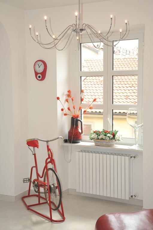Vitaminam Turin Bagian luar foto